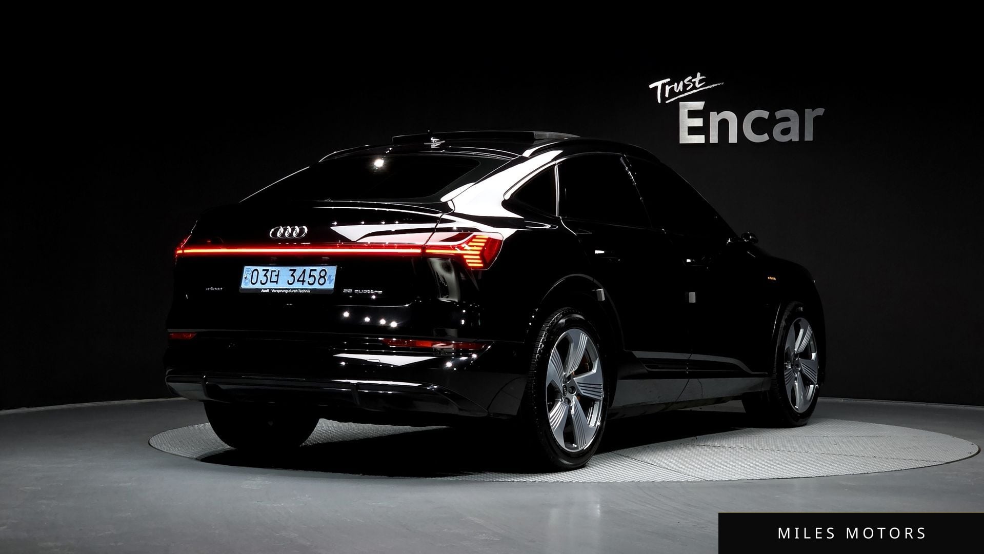 Audi e-tron 2022 — миниатюра 2