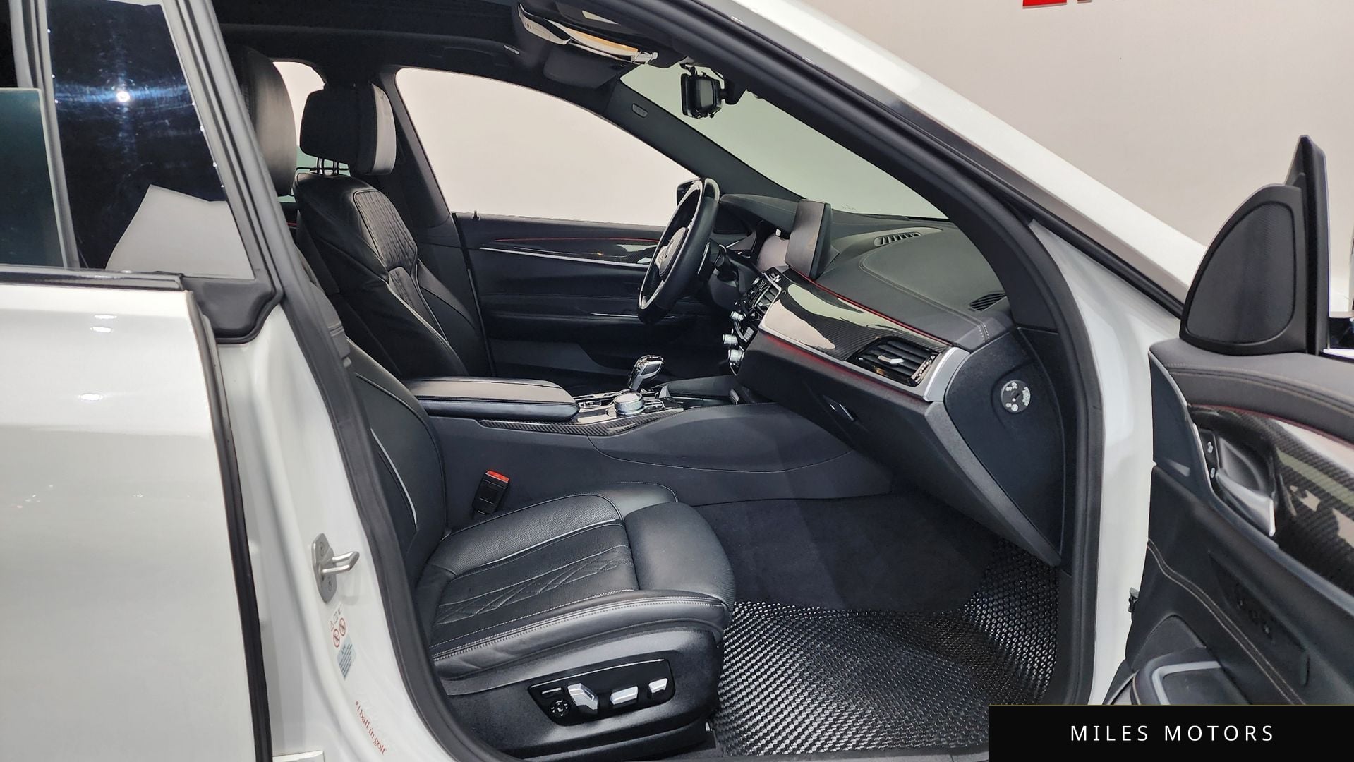 BMW 6 Series GT (G32) 2021 — миниатюра 11