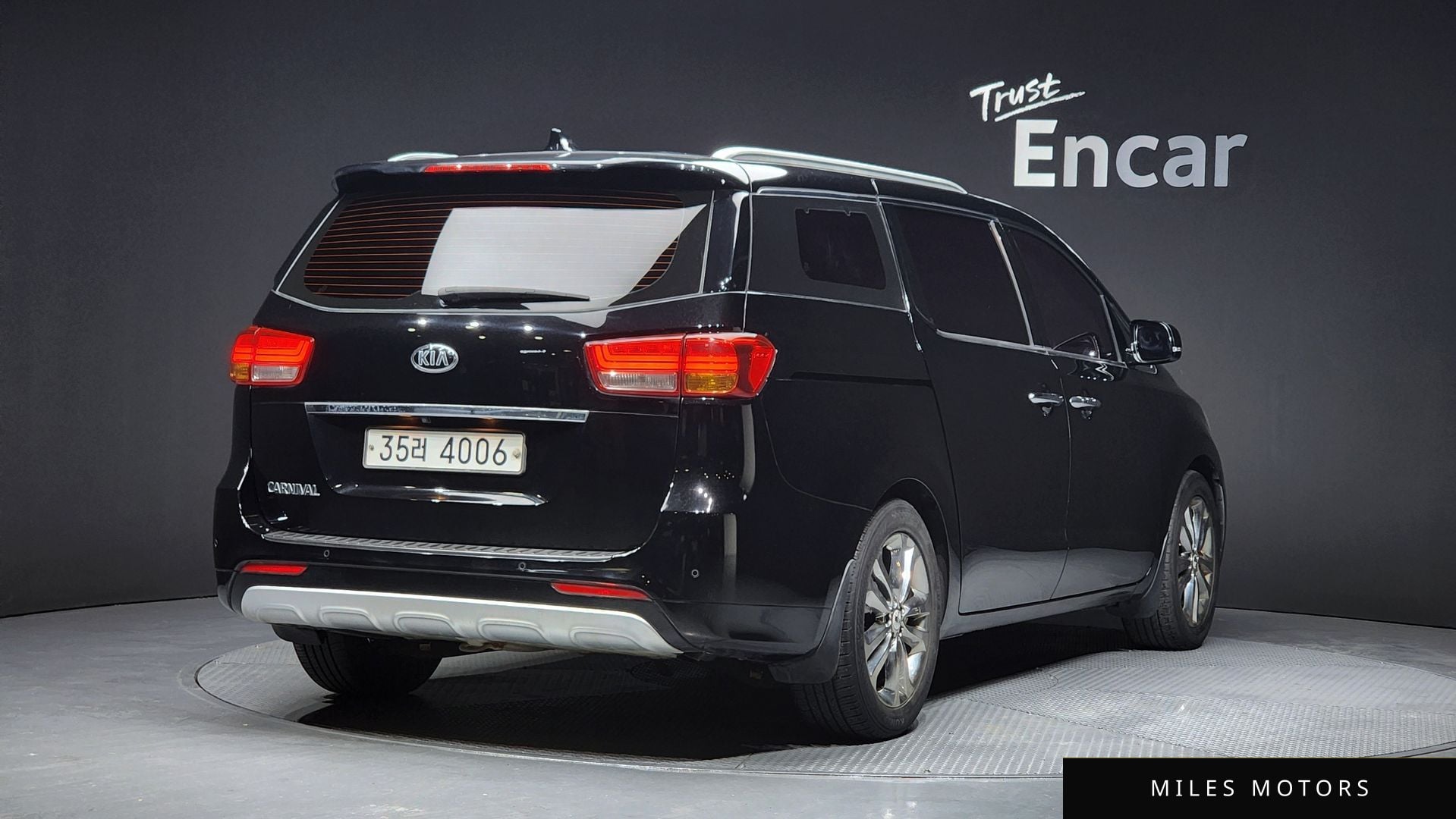 Kia Canival 2016 — миниатюра 2
