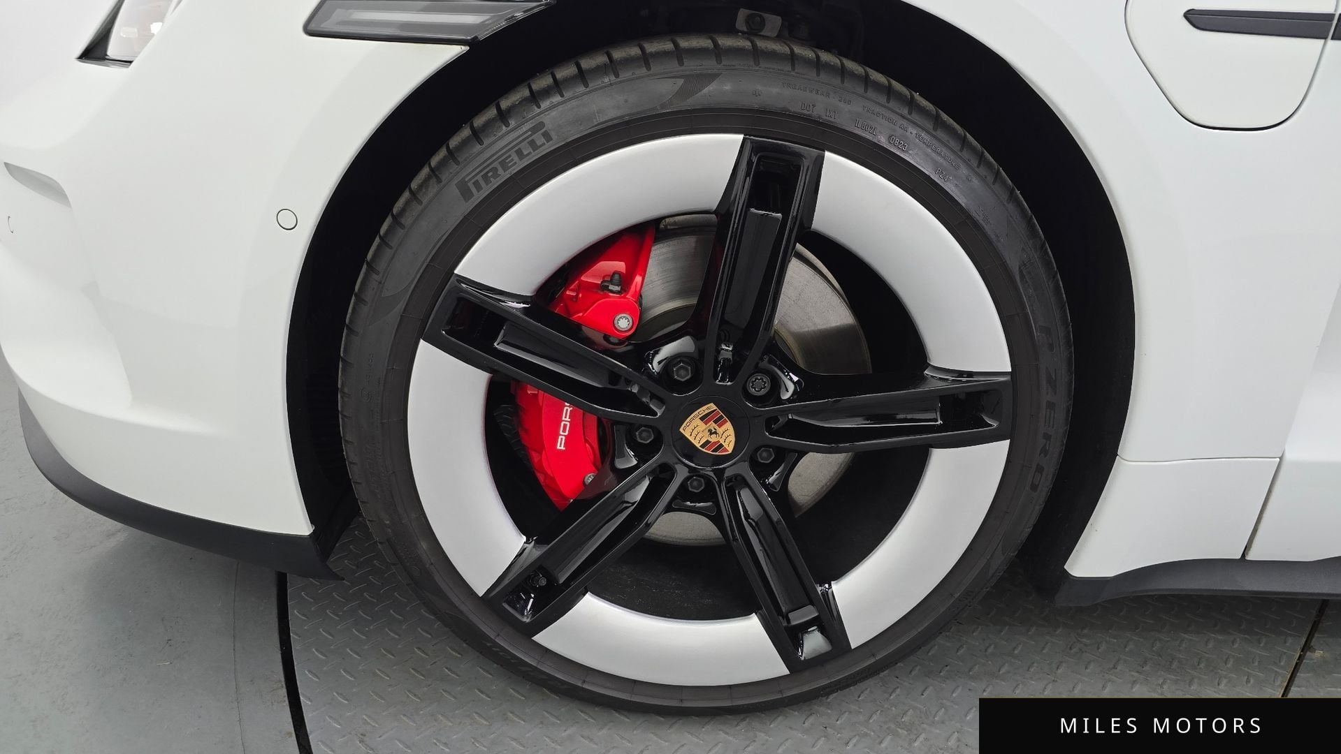 Porsche Taycan 2025 — миниатюра 5