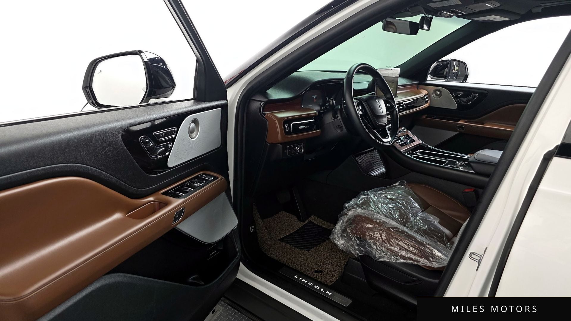 Lincoln Aviator 2023 — миниатюра 10
