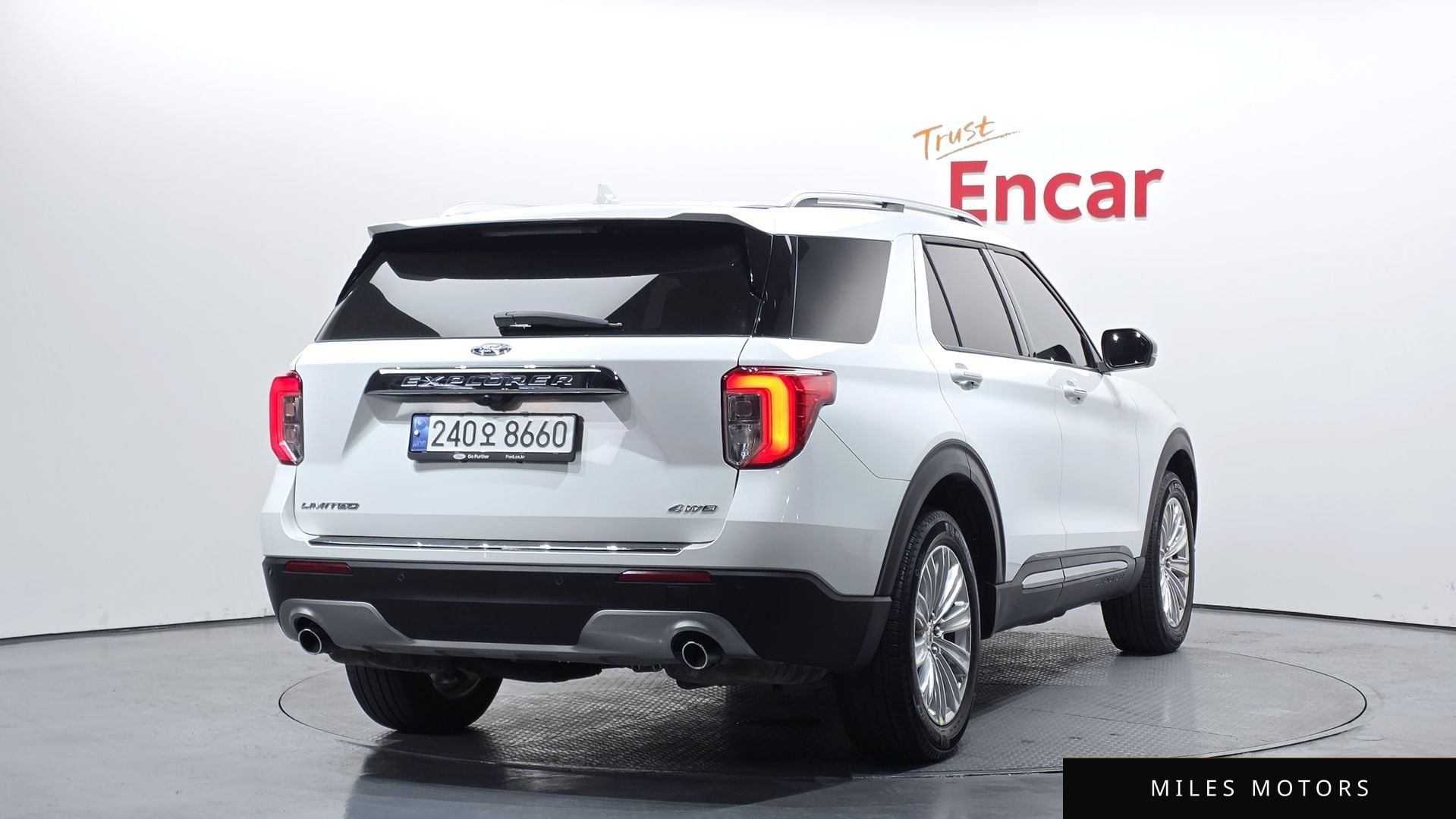 Ford Explorer 2022 — миниатюра 2
