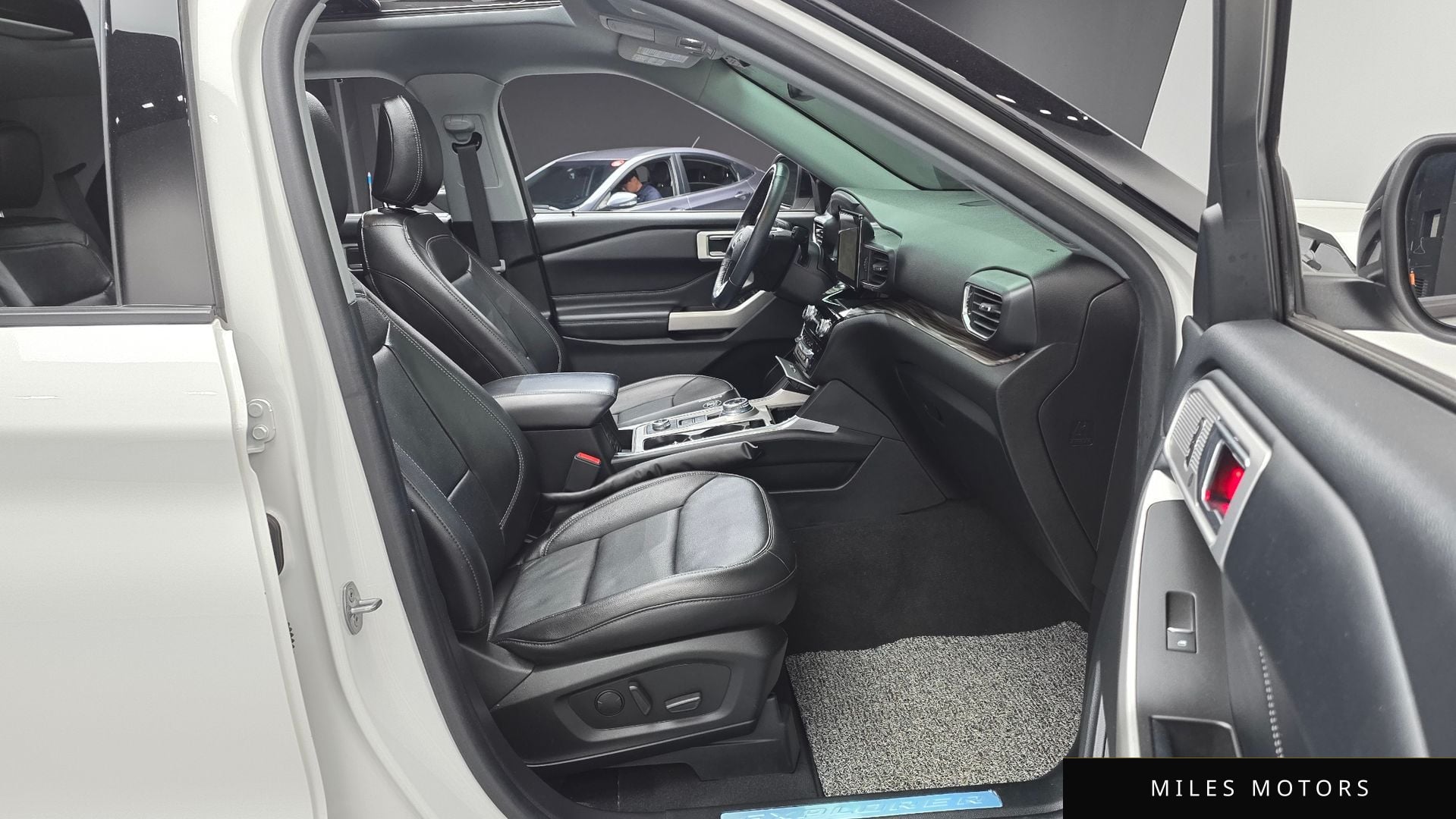 Ford Explorer 2022 — миниатюра 10