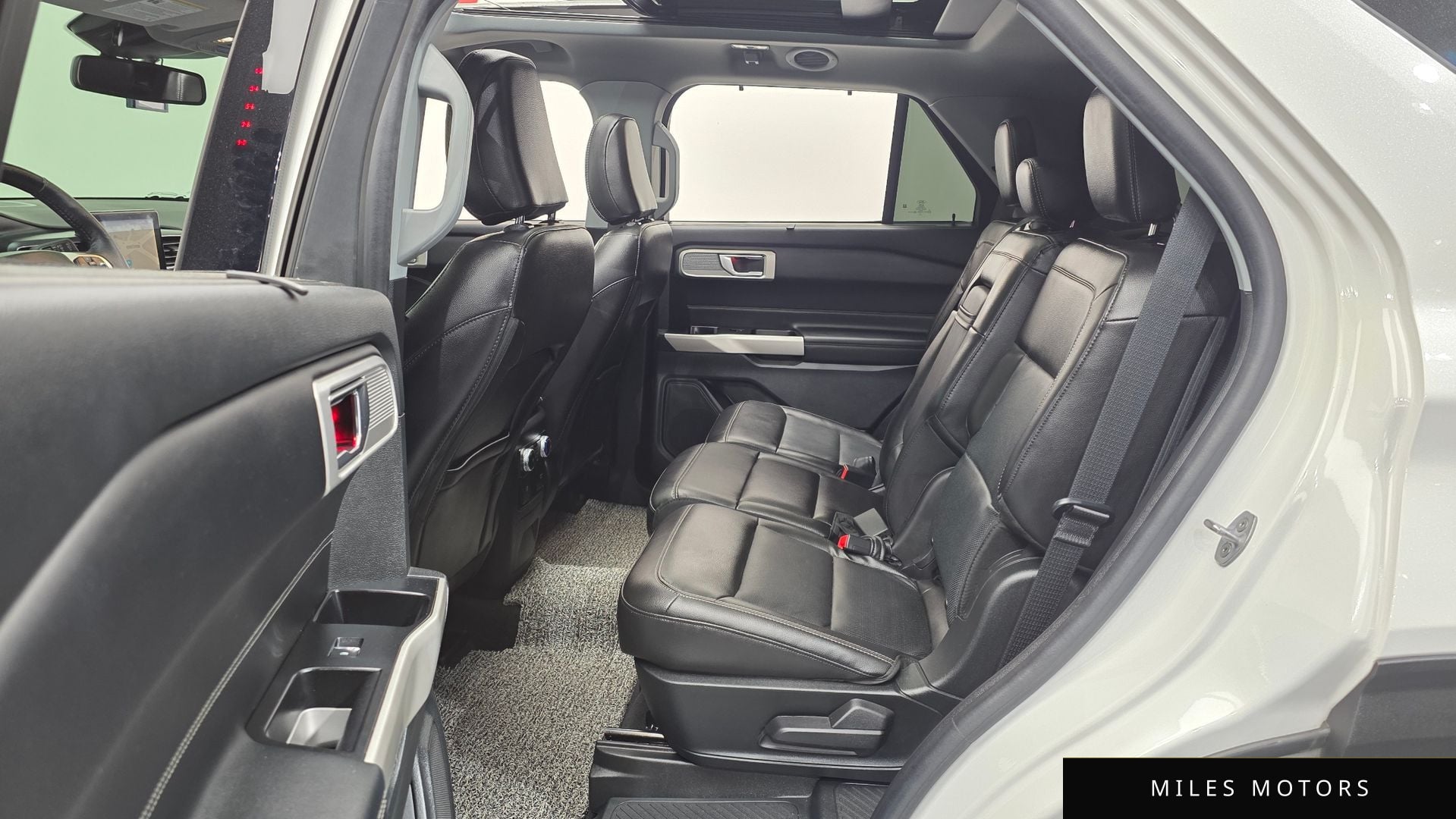 Ford Explorer 2022 — миниатюра 12