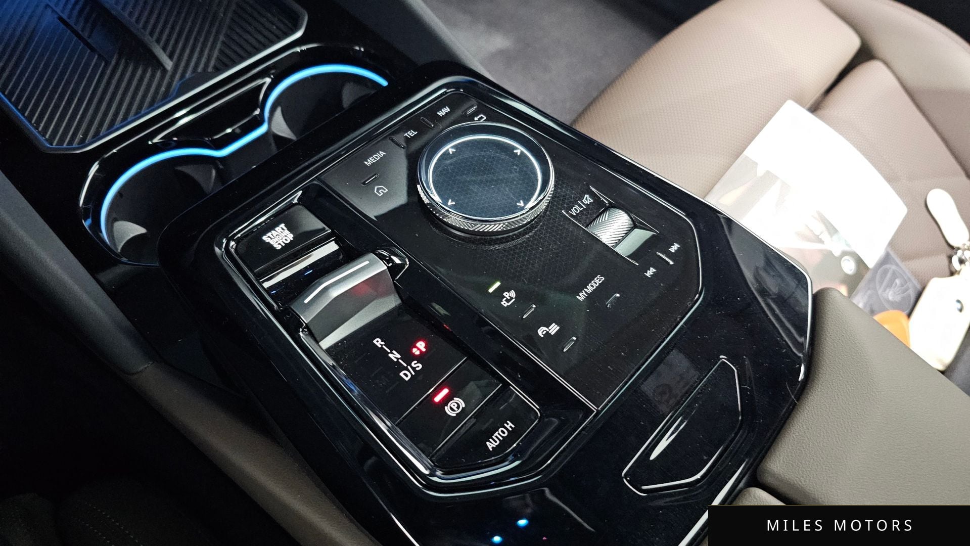 BMW 5 Series (G60) 2025 — миниатюра 9