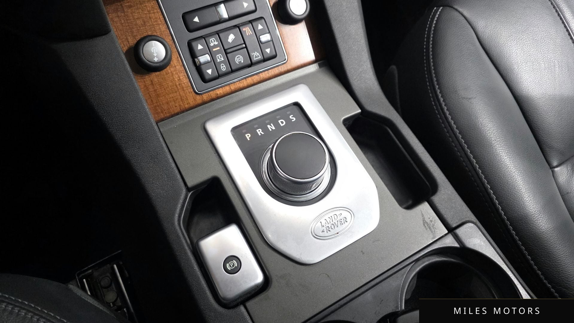 Land Rover Discovery 2016 — миниатюра 9