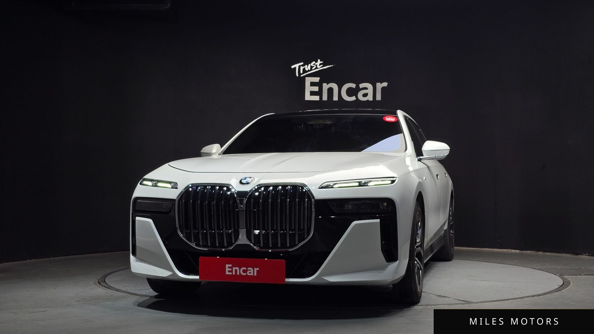BMW 7 Series (G70) 2024 — миниатюра 3