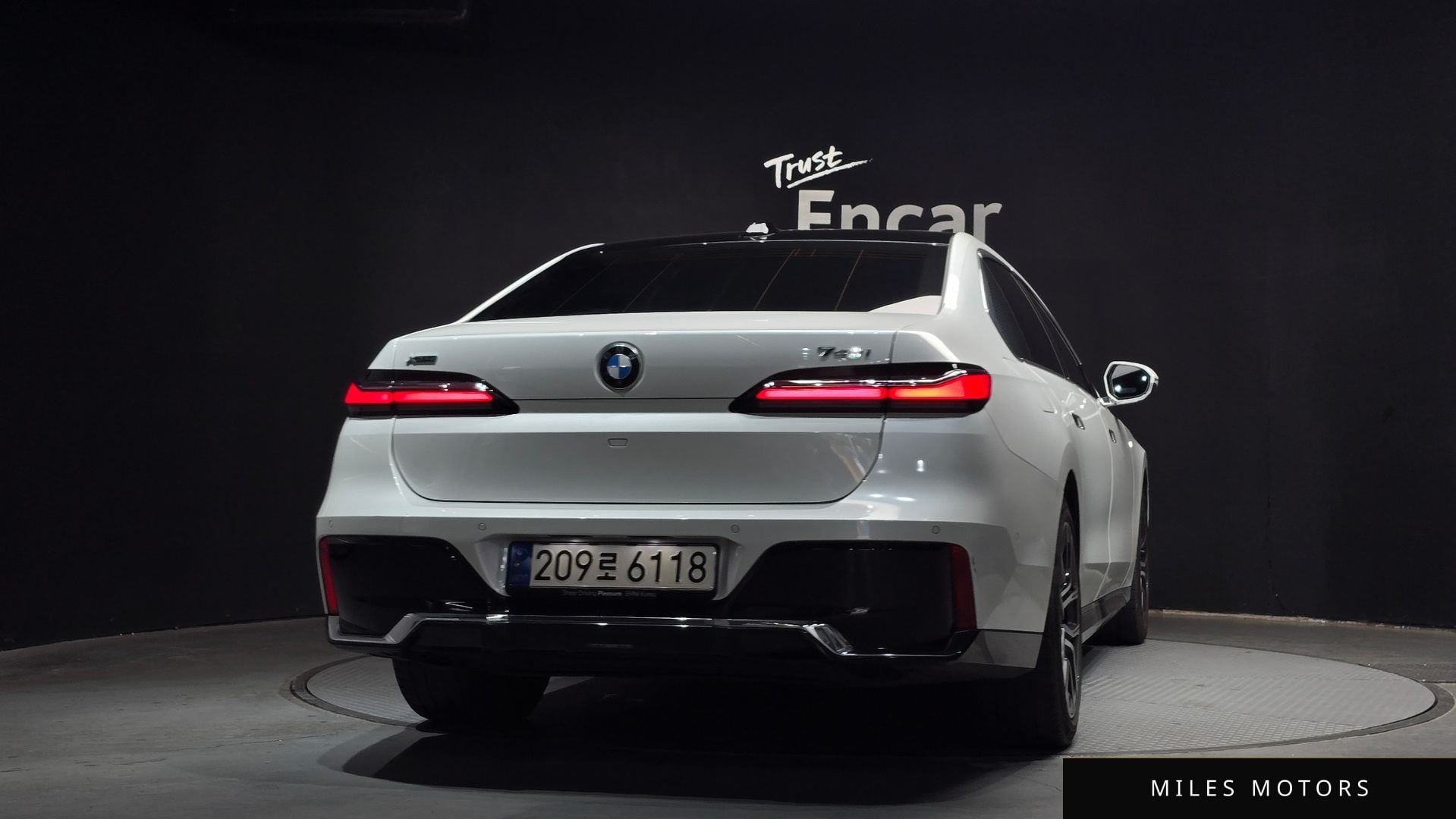BMW 7 Series (G70) 2024 — миниатюра 4
