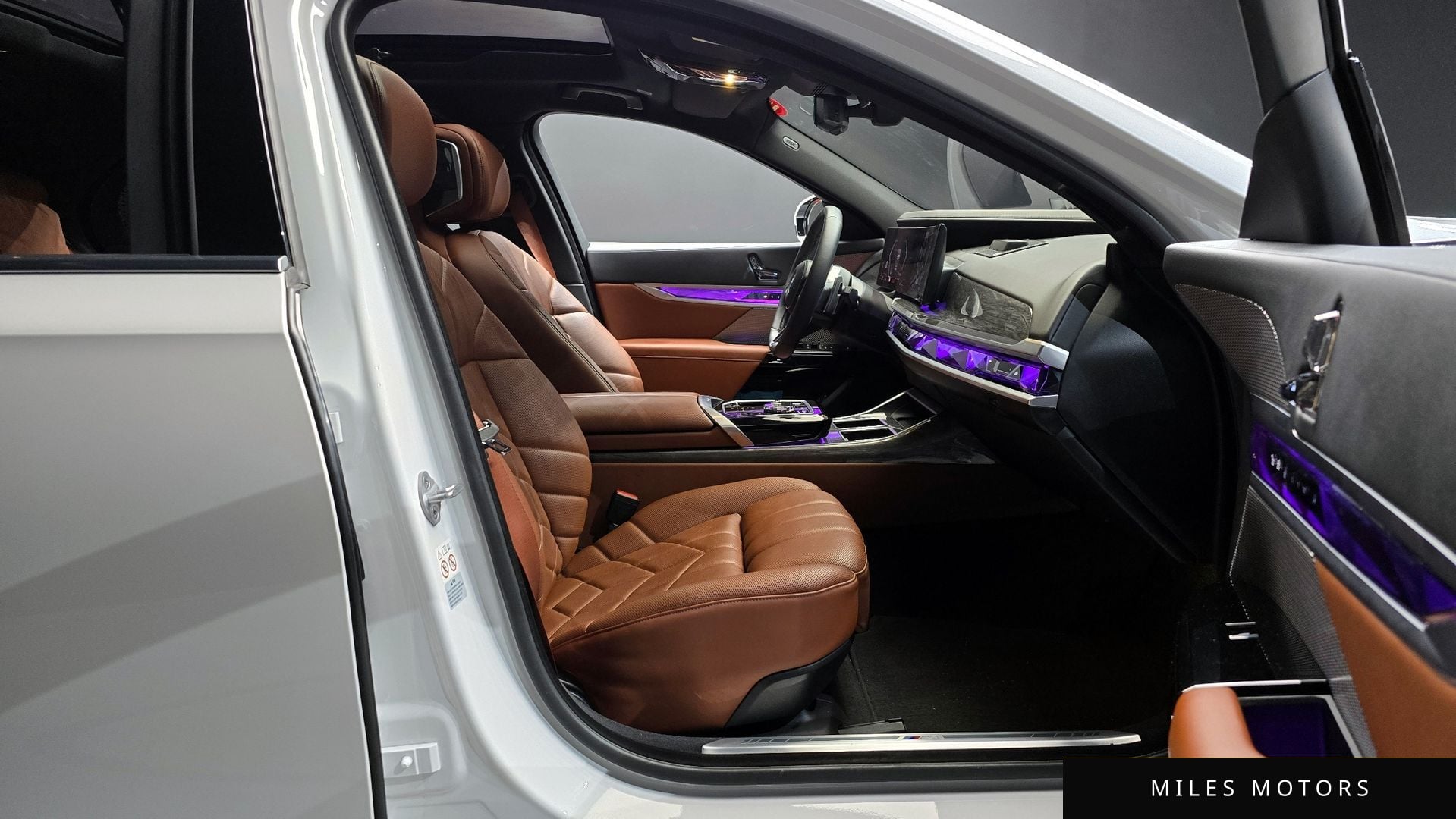 BMW 7 Series (G70) 2024 — миниатюра 10