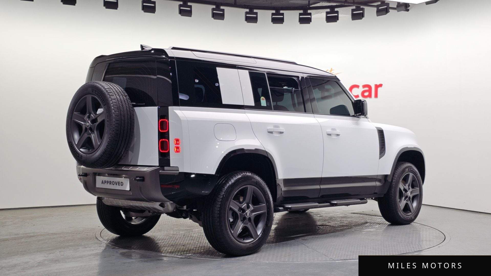 Land Rover Defender 2025 — миниатюра 2