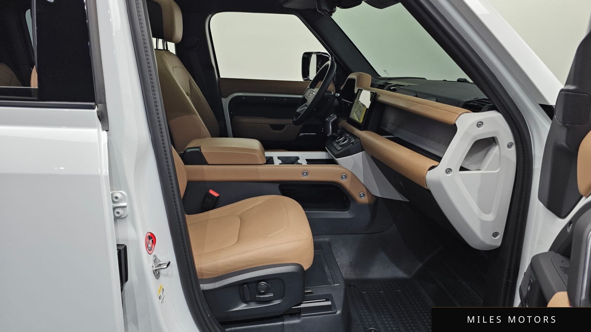 Land Rover Defender 2025 — миниатюра 3