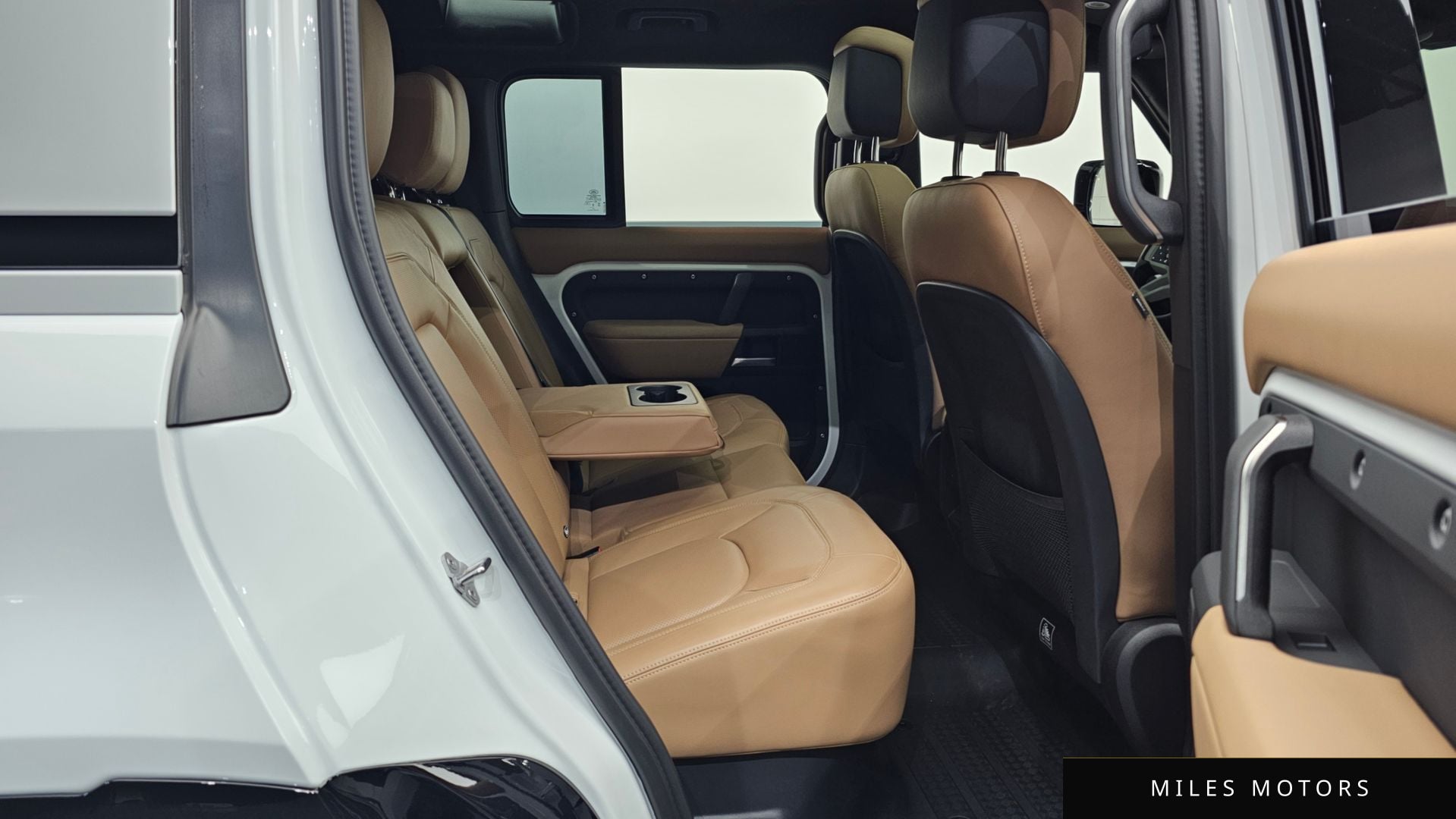 Land Rover Defender 2025 — миниатюра 5