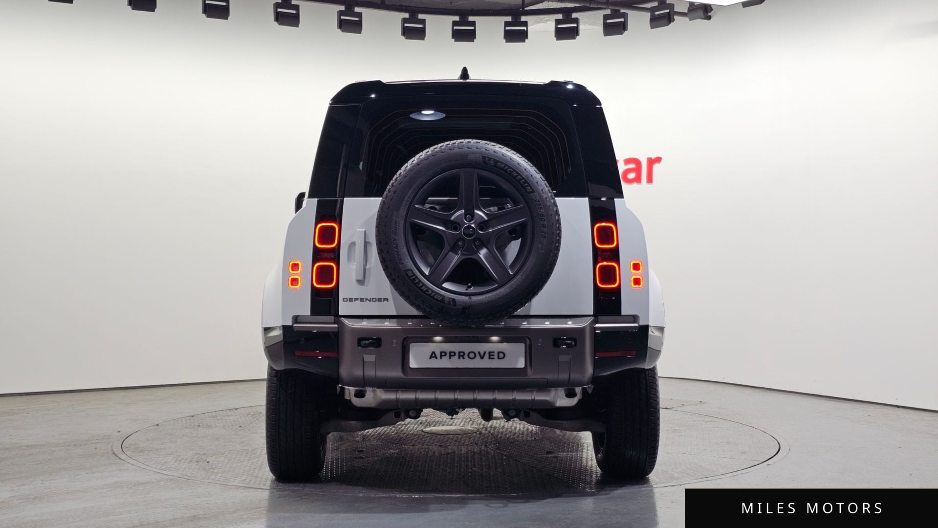 Land Rover Defender 2025 — миниатюра 7