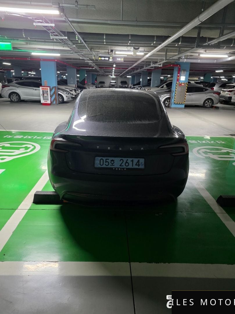 Tesla 모델 3 2025 — миниатюра 4