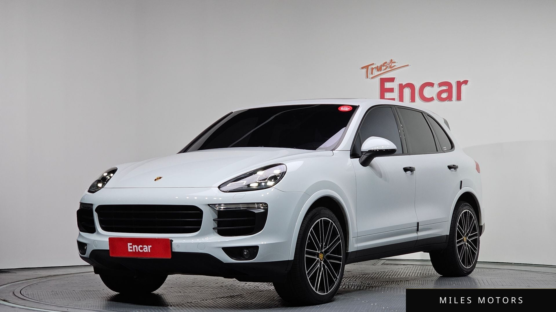 Porsche Cayenne 2017 — фото 1 из 12