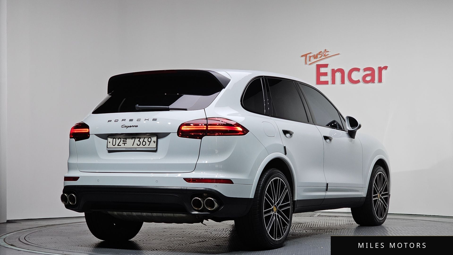 Porsche Cayenne 2017 — миниатюра 2