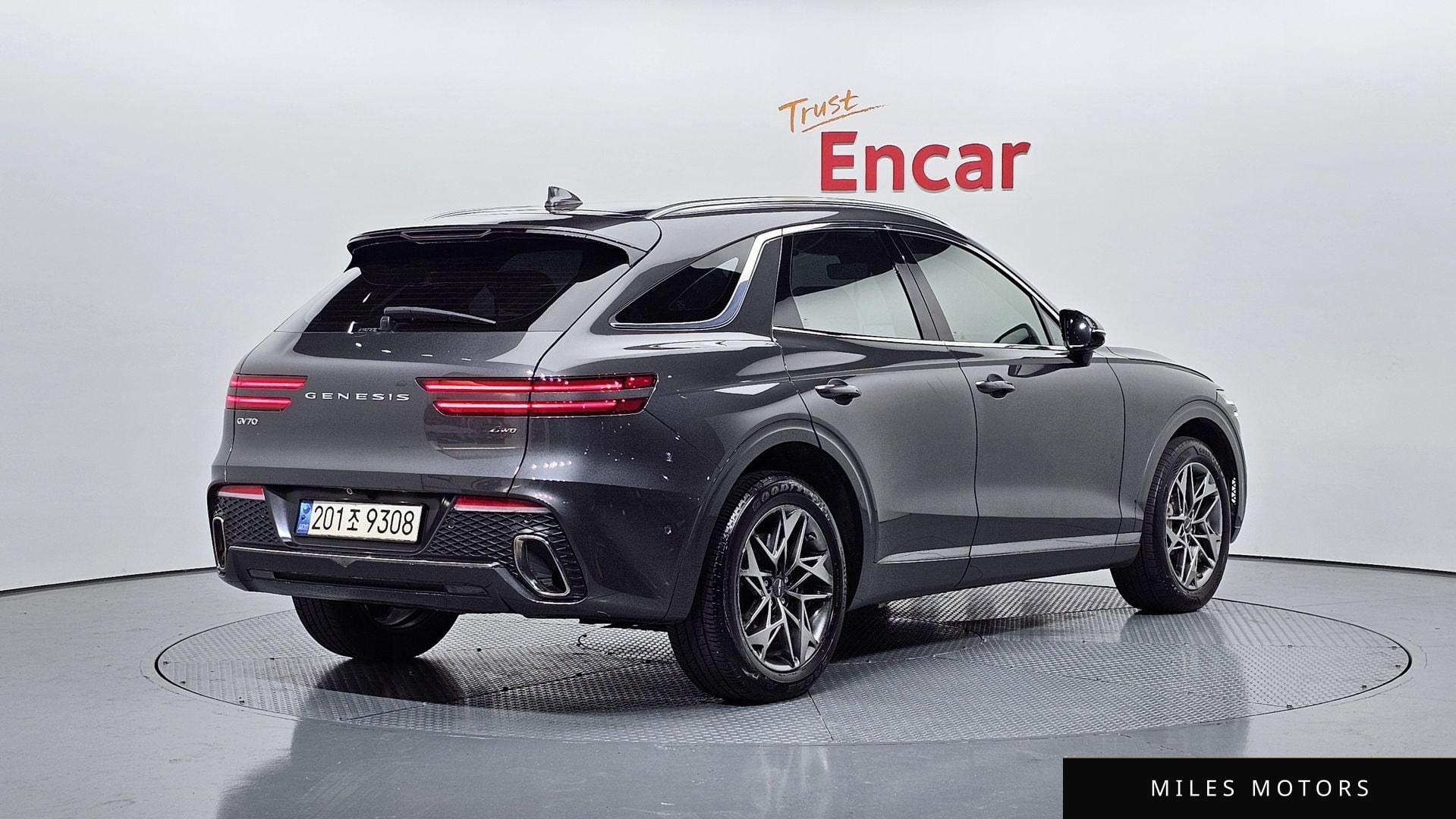 Genesis GV70 2022 — миниатюра 2