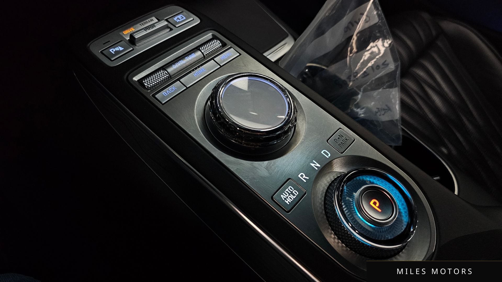 Genesis GV70 2022 — миниатюра 9