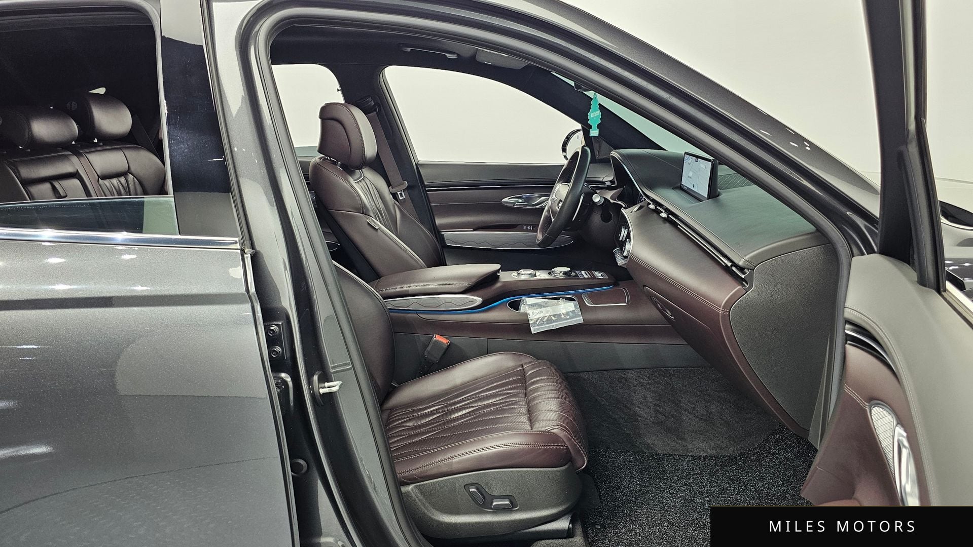 Genesis GV70 2022 — миниатюра 10