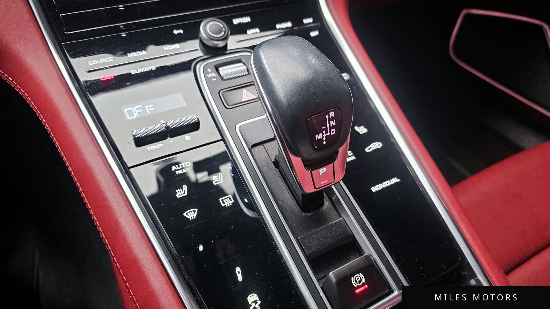 Porsche Panamera 2022 — миниатюра 9