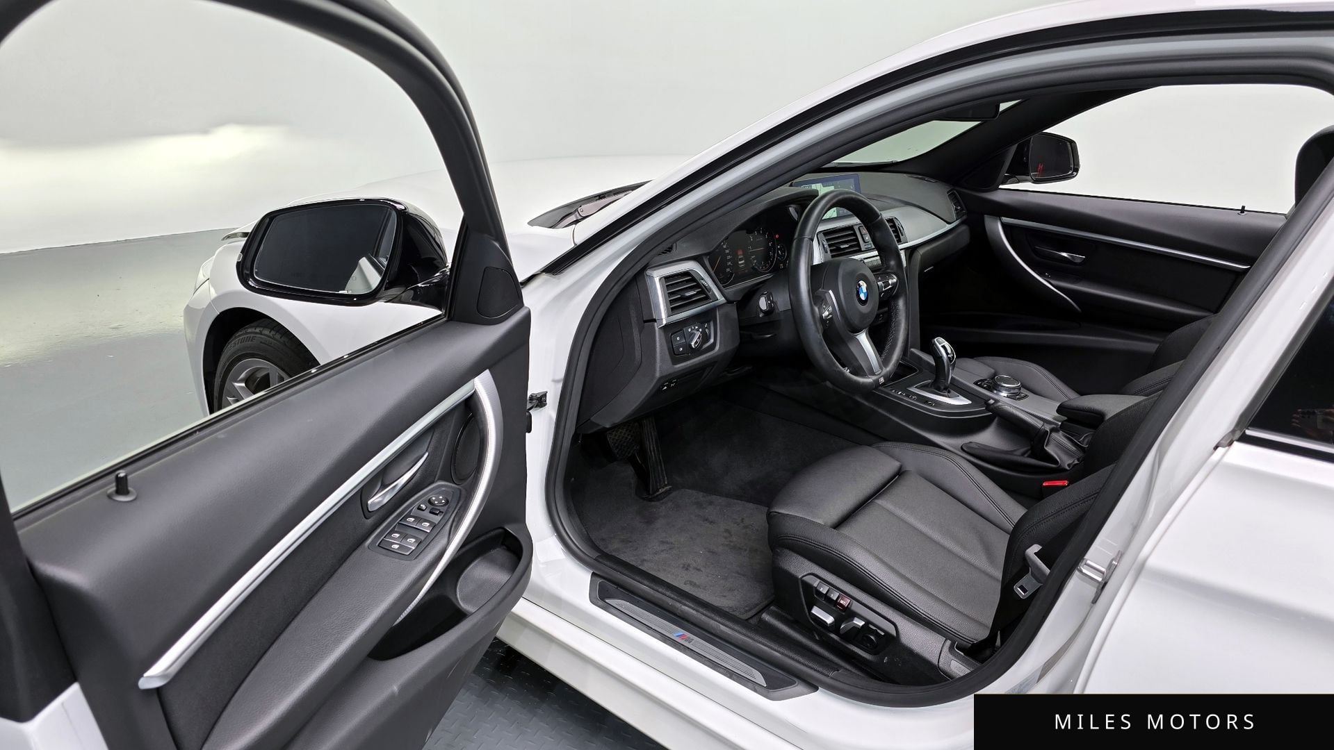 BMW 3 Series (F30) 2018 — миниатюра 11
