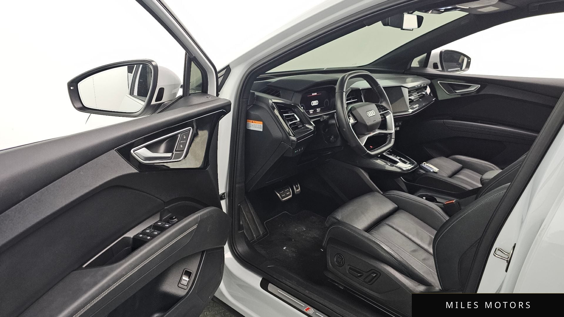 Audi Q4 e-트론 (F4) 2022 — миниатюра 11