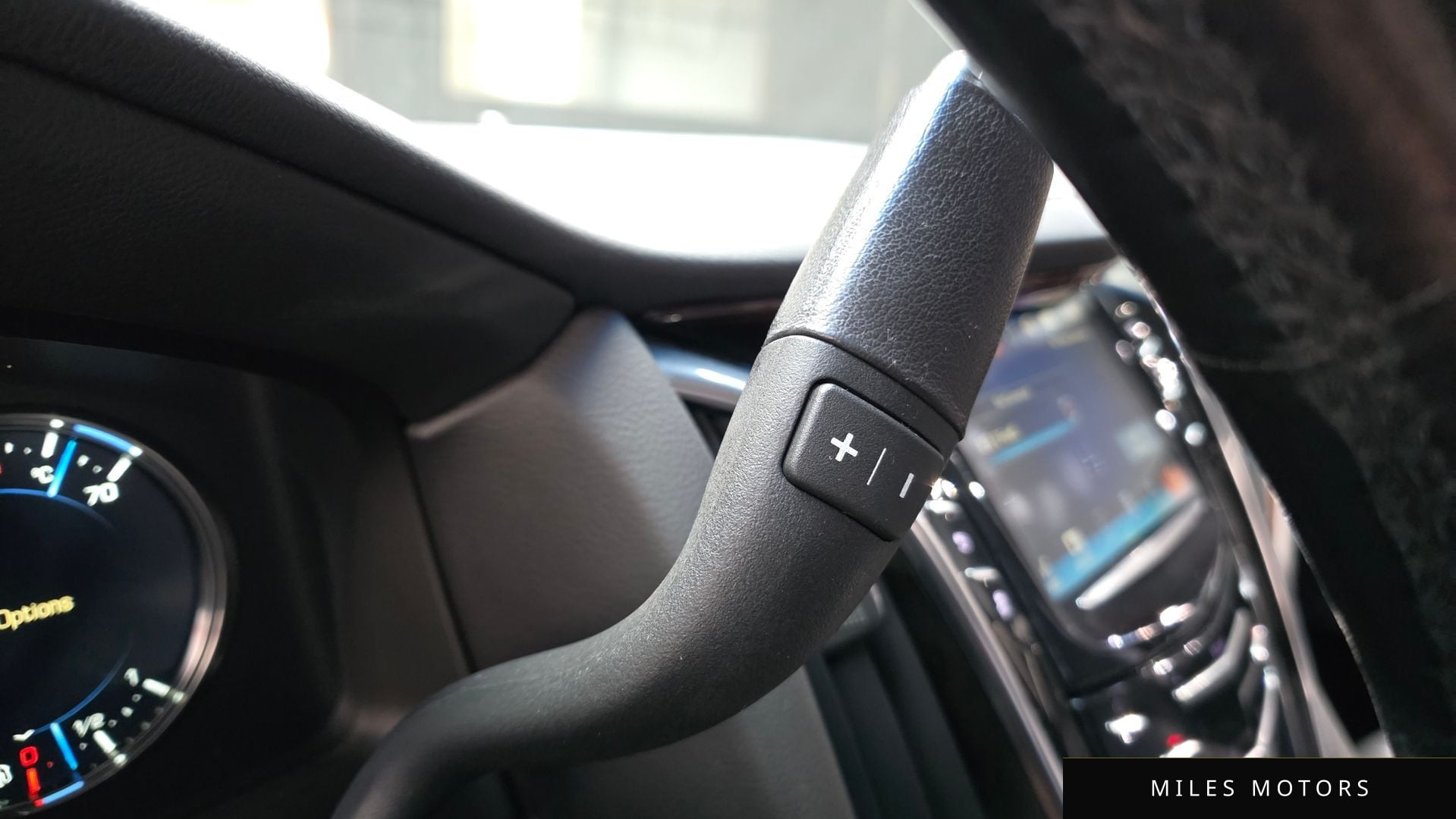Cadillac 에스컬레이드 2017 — миниатюра 9