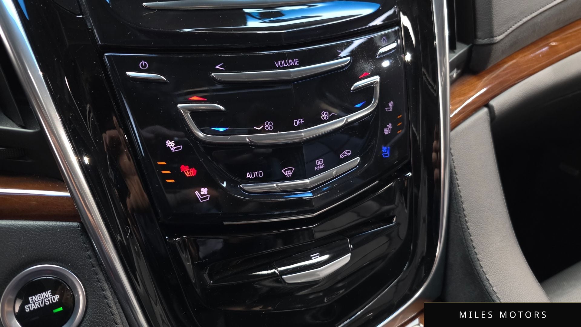 Cadillac 에스컬레이드 2017 — миниатюра 16