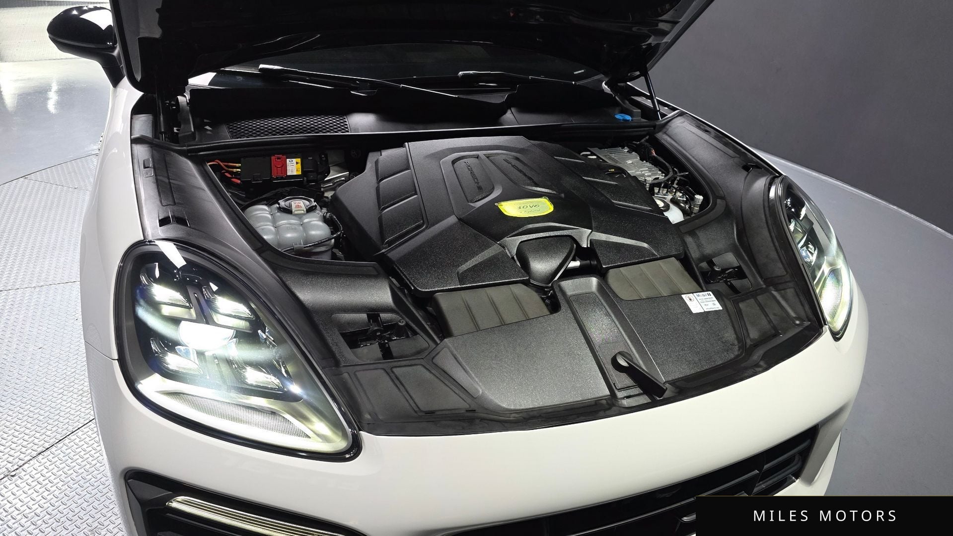 Porsche Cayenne 2021 — миниатюра 5