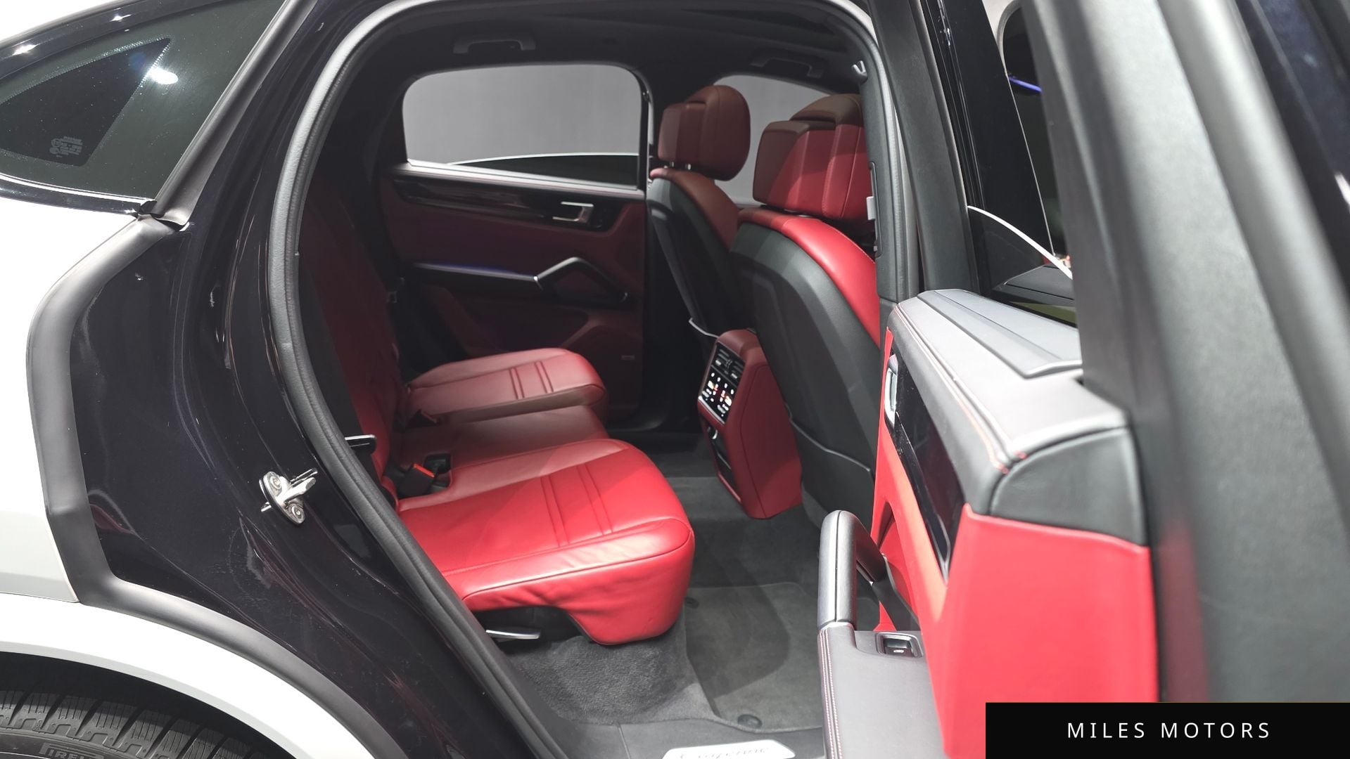 Porsche Cayenne 2021 — миниатюра 12