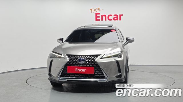 Лексус UX250h 2021 — миниатюра 3