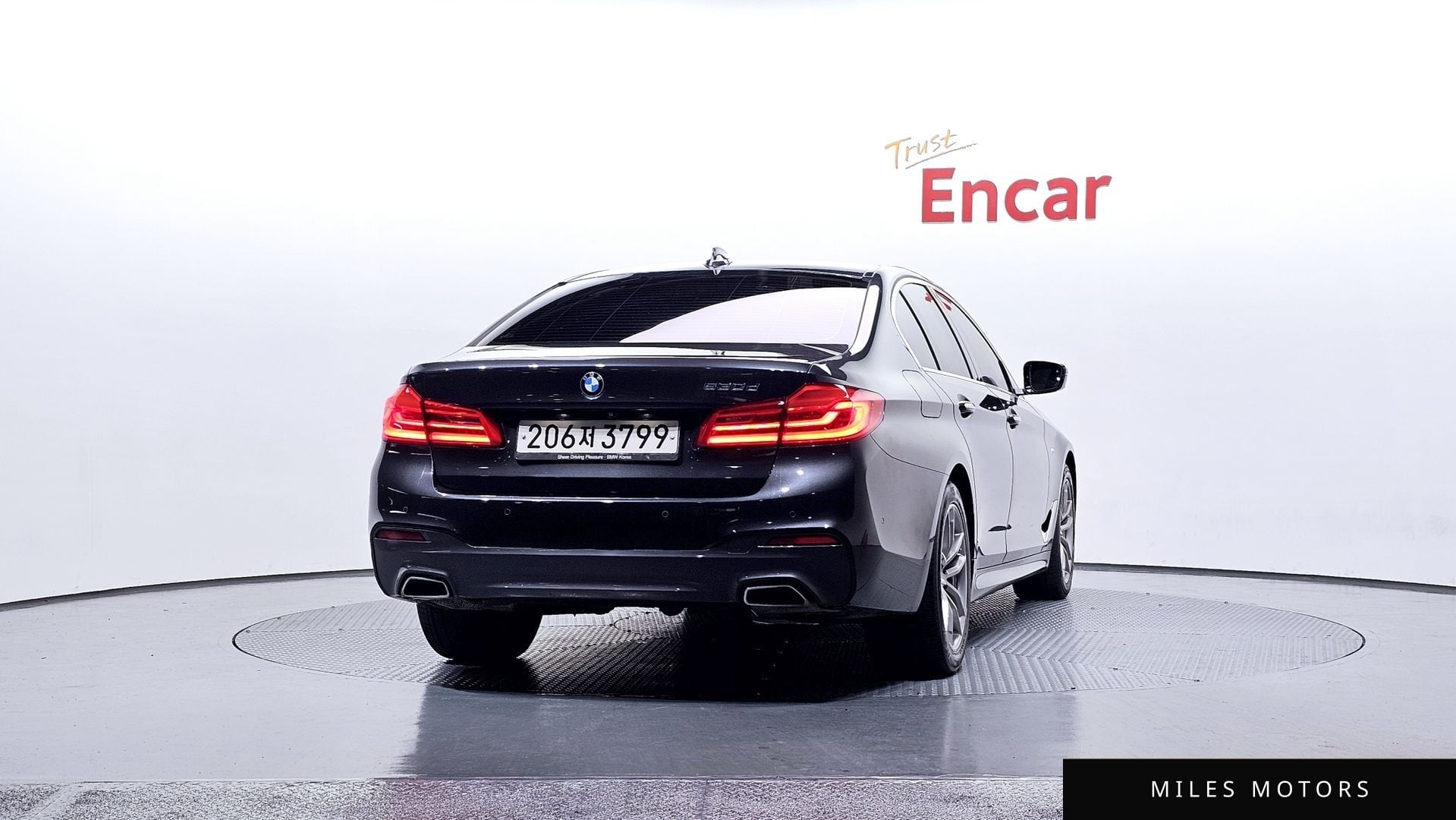 BMW 5 Series (G30) 2018 — миниатюра 4