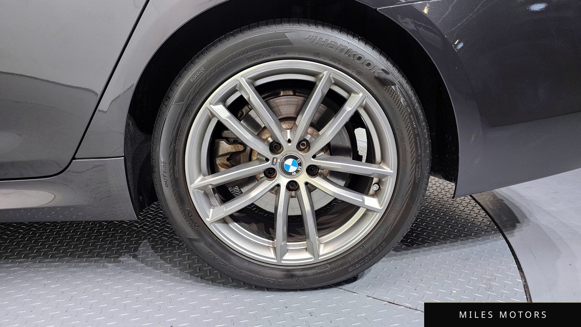 BMW 5 Series (G30) 2018 — миниатюра 5