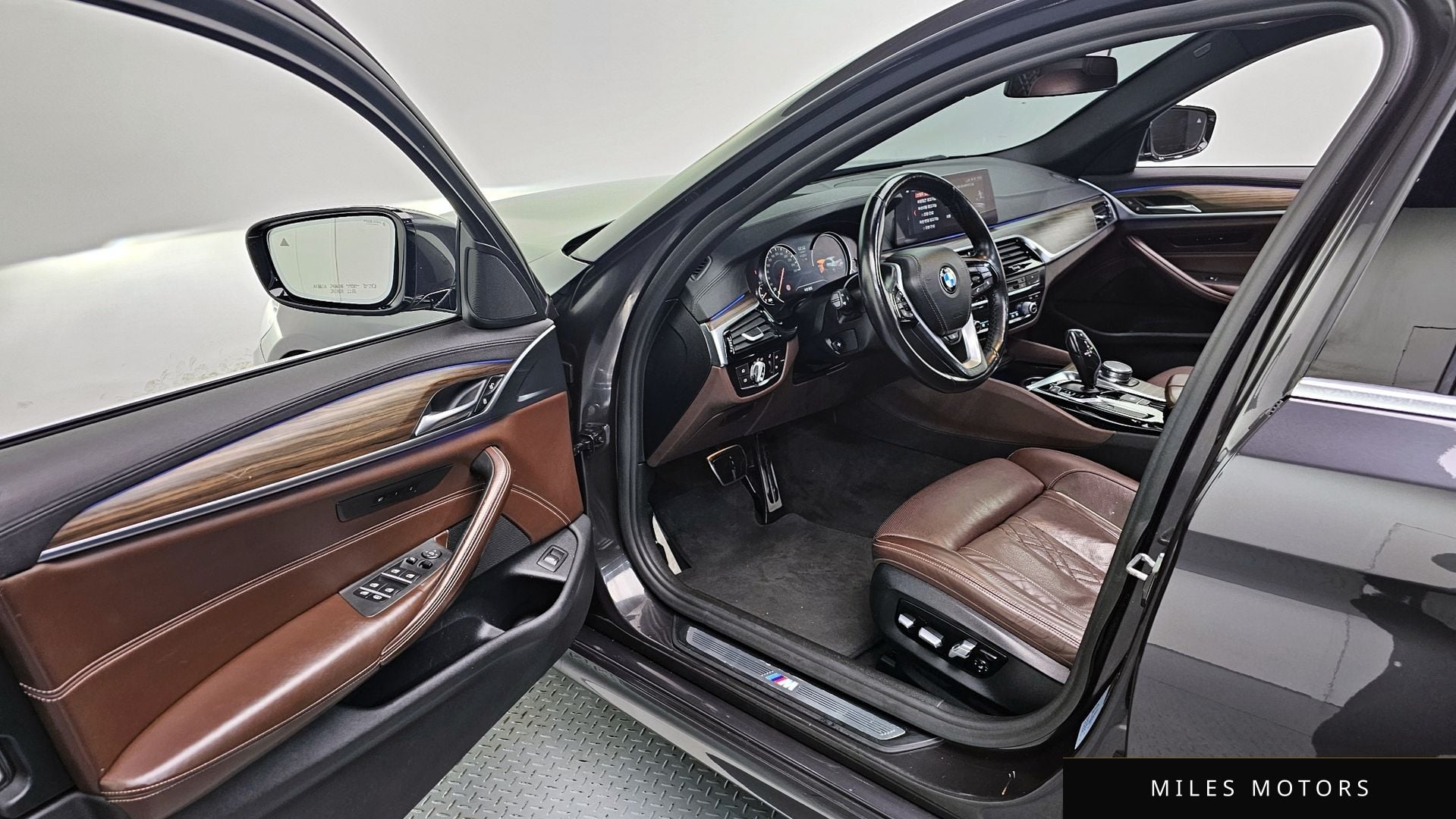BMW 5 Series (G30) 2018 — миниатюра 11