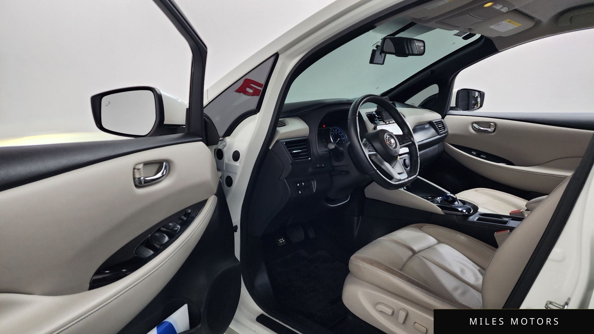 Nissan Leaf 2019 — миниатюра 10
