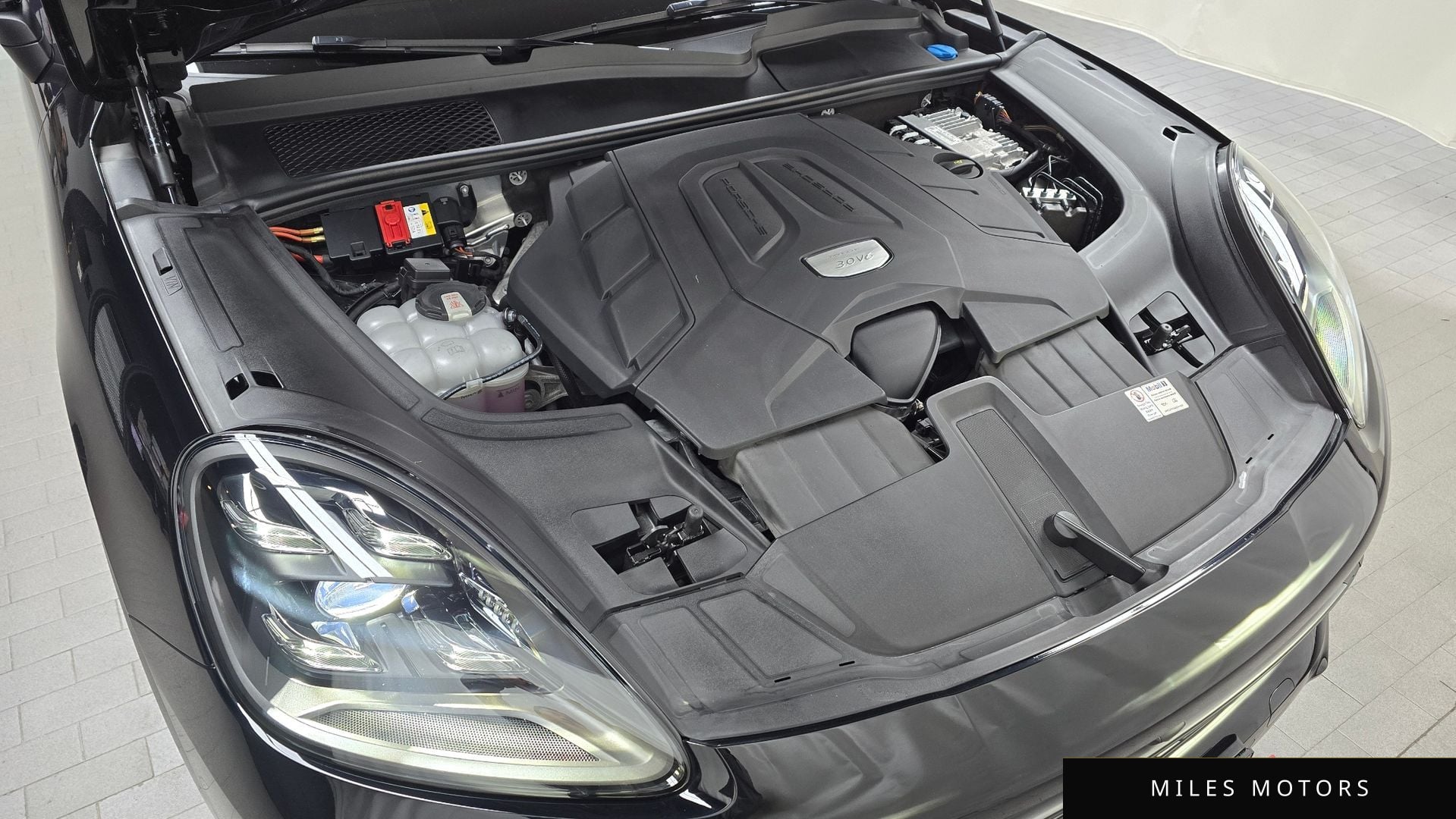 Porsche Cayenne 2022 — миниатюра 6