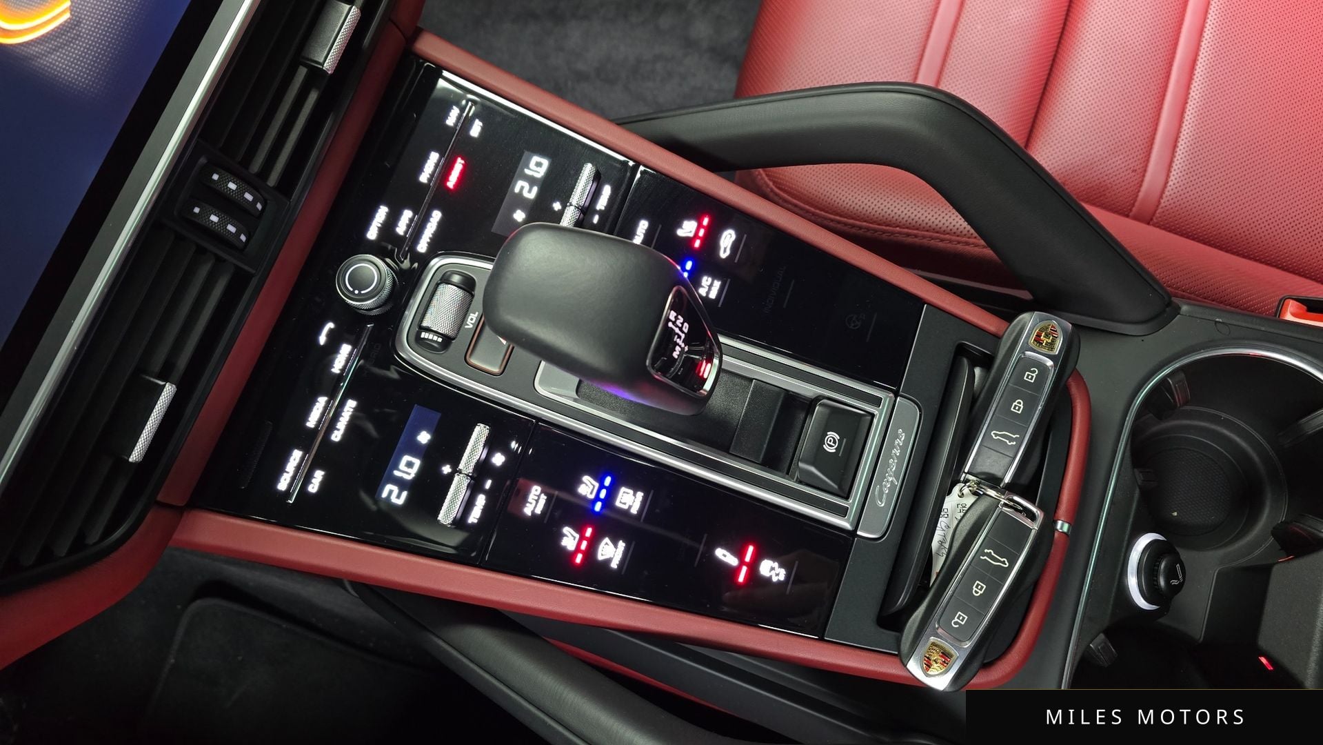 Porsche Cayenne 2022 — миниатюра 9