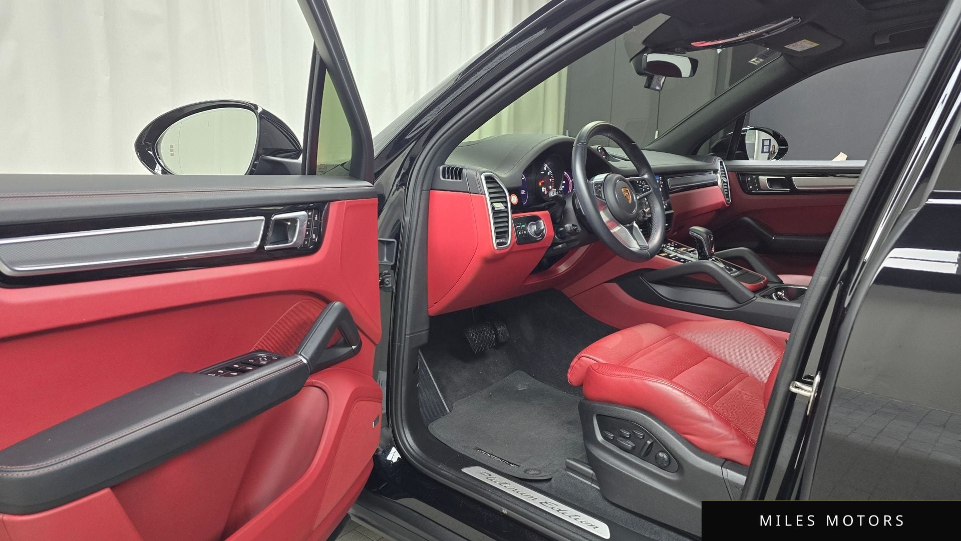 Porsche Cayenne 2022 — миниатюра 10