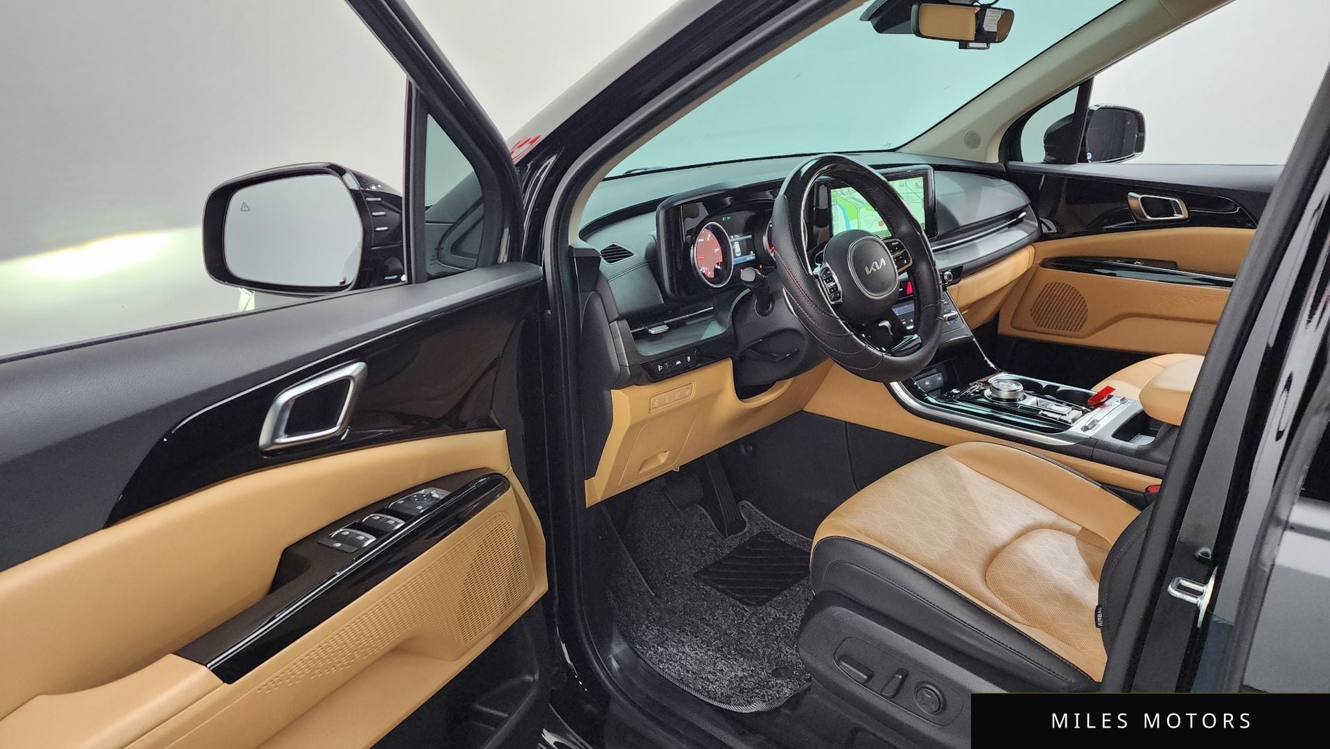 Kia Carnival 2023 — миниатюра 10