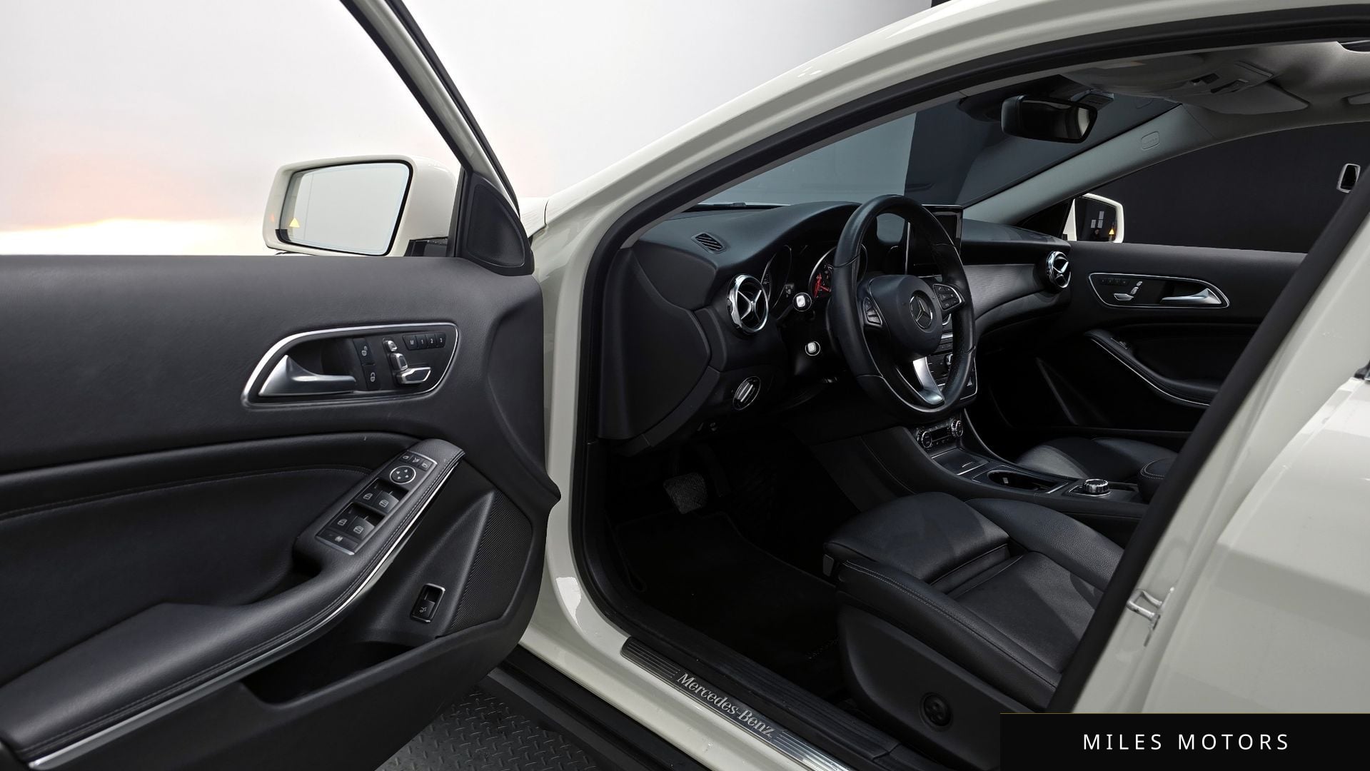 Mercedes-Benz GLA-Class X156 2018 — миниатюра 11