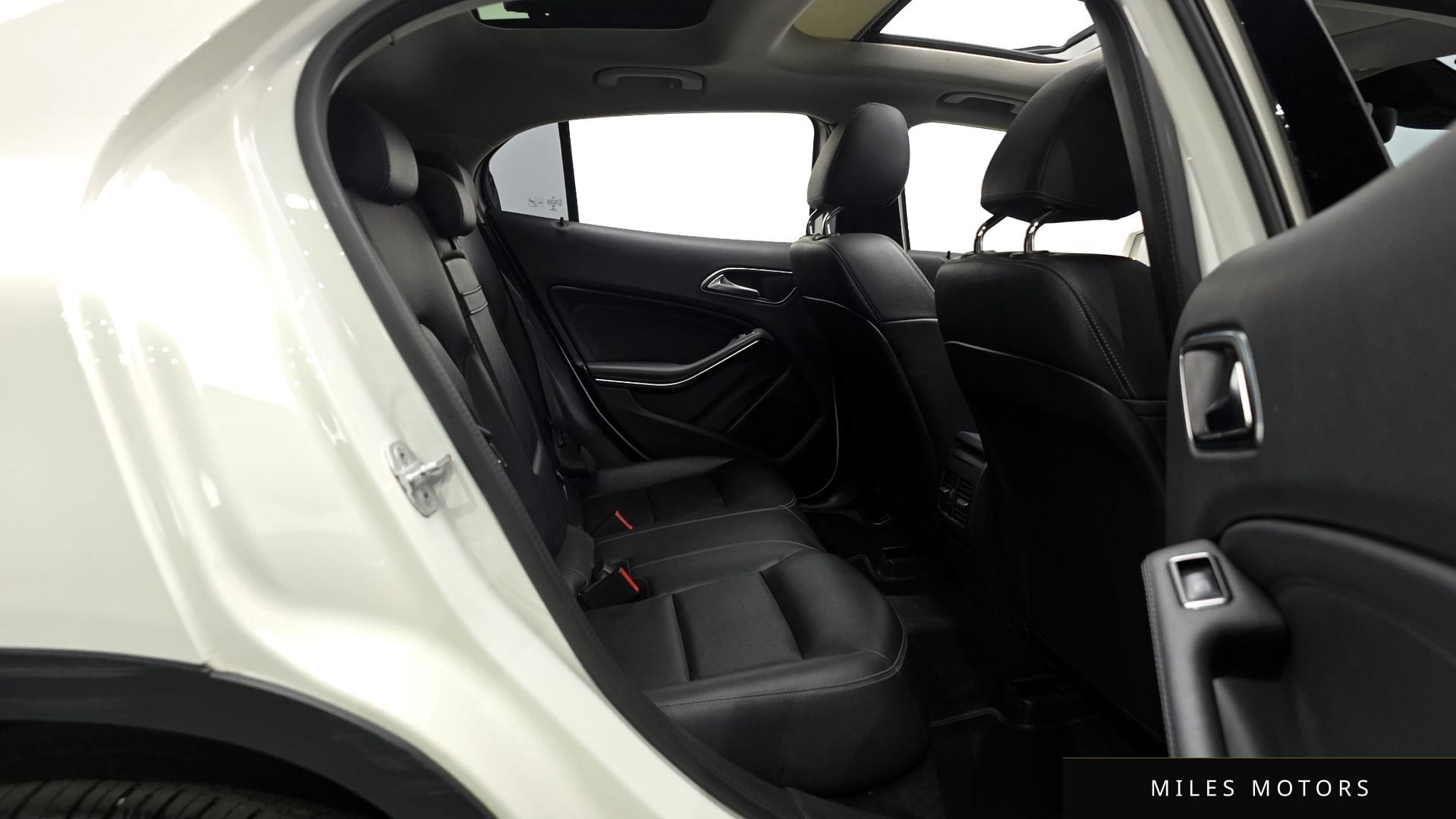 Mercedes-Benz GLA-Class X156 2018 — миниатюра 12