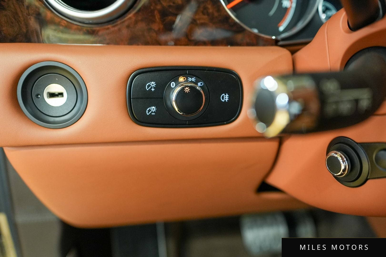 Bentley 플라잉스퍼 2016 — миниатюра 15