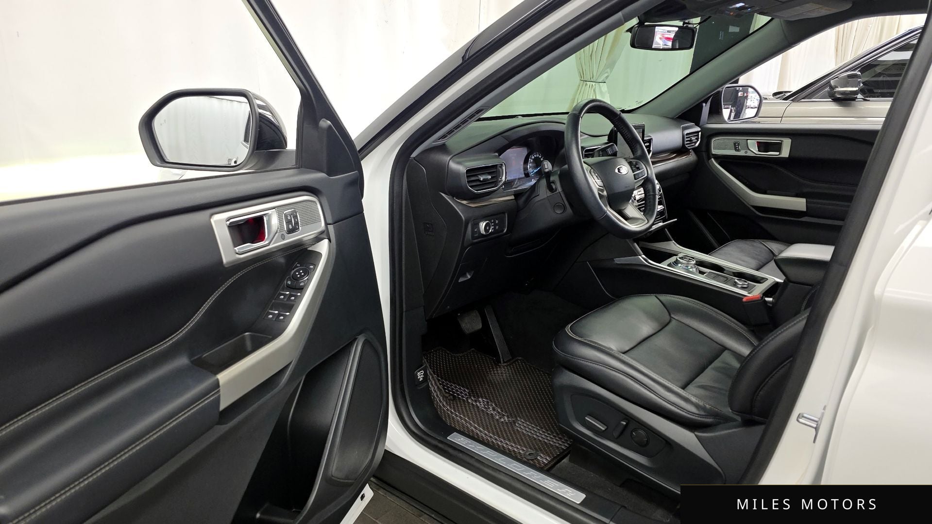 Ford Explorer 2021 — миниатюра 10