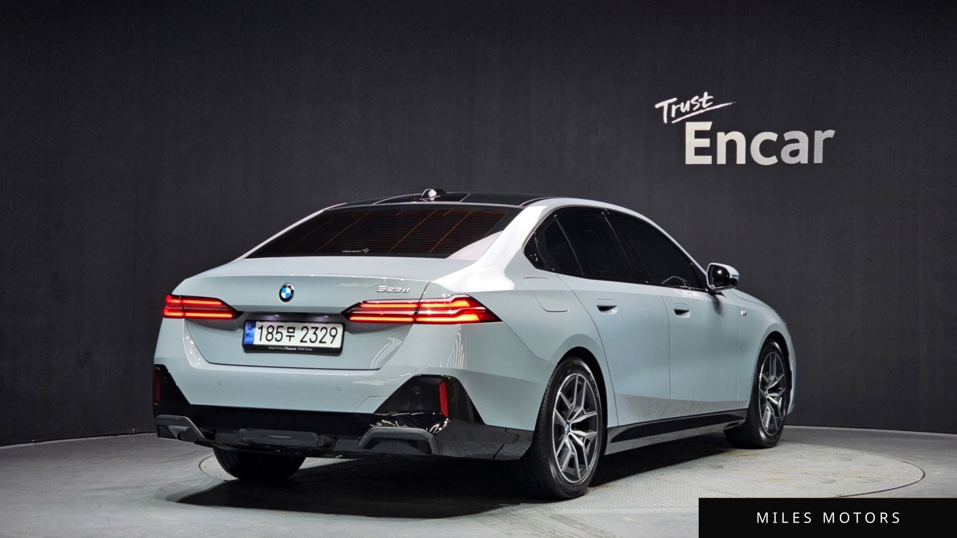 BMW 5 Series (G60) 2024 — миниатюра 2