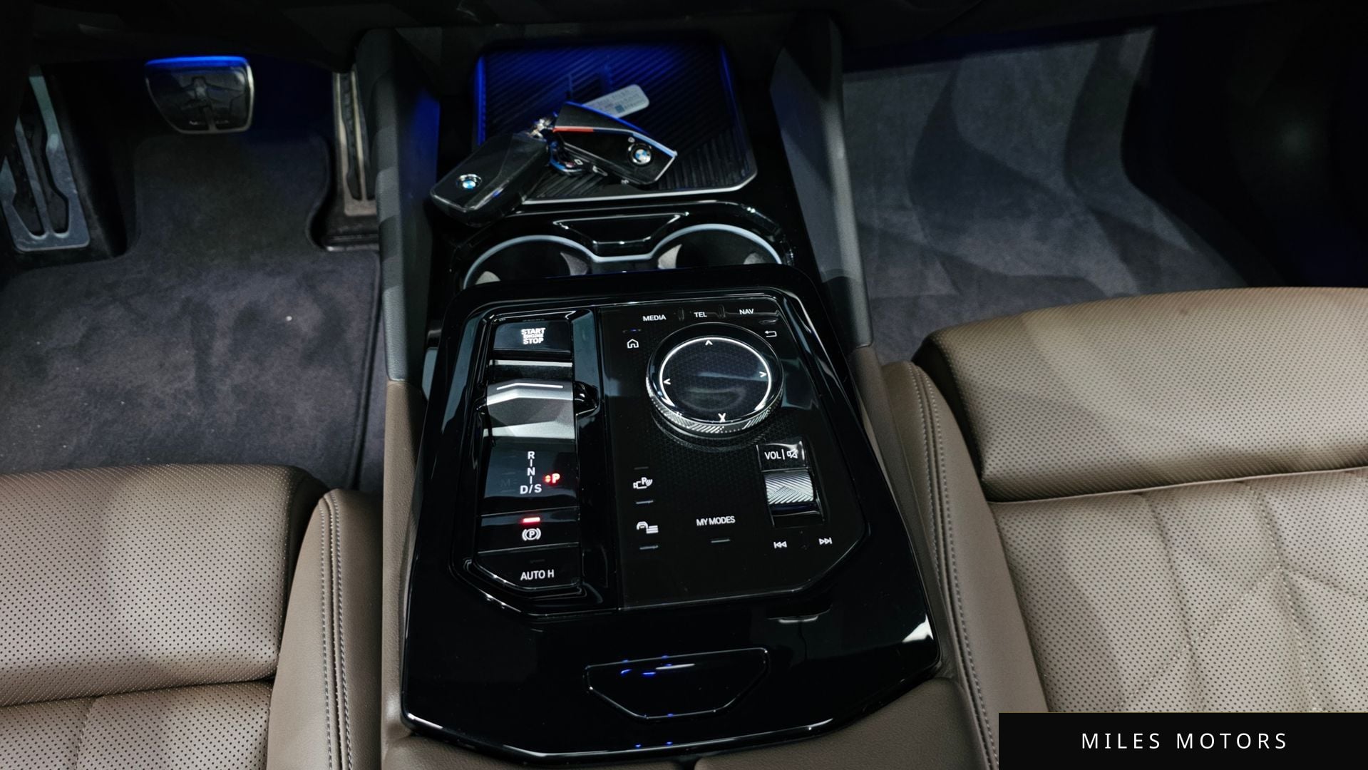BMW 5 Series (G60) 2024 — миниатюра 9