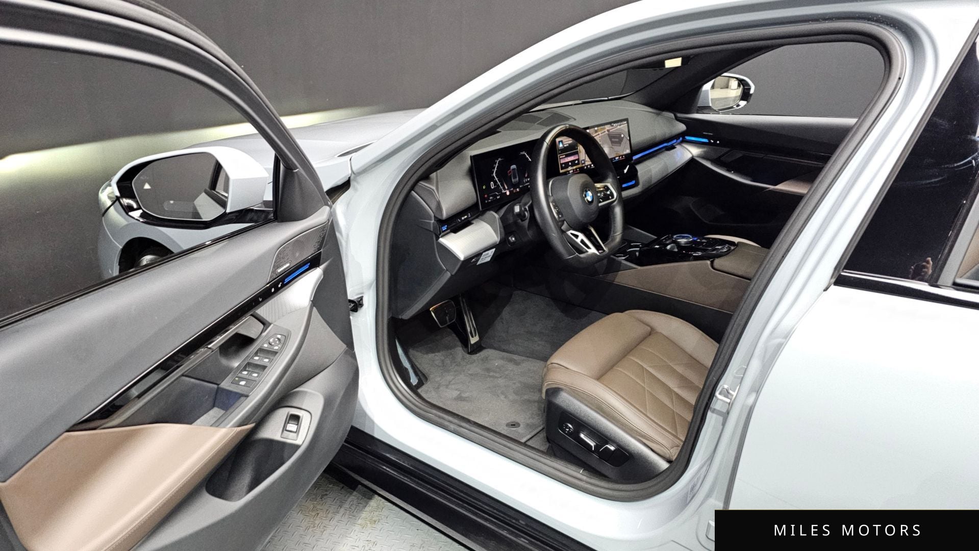 BMW 5 Series (G60) 2024 — миниатюра 10