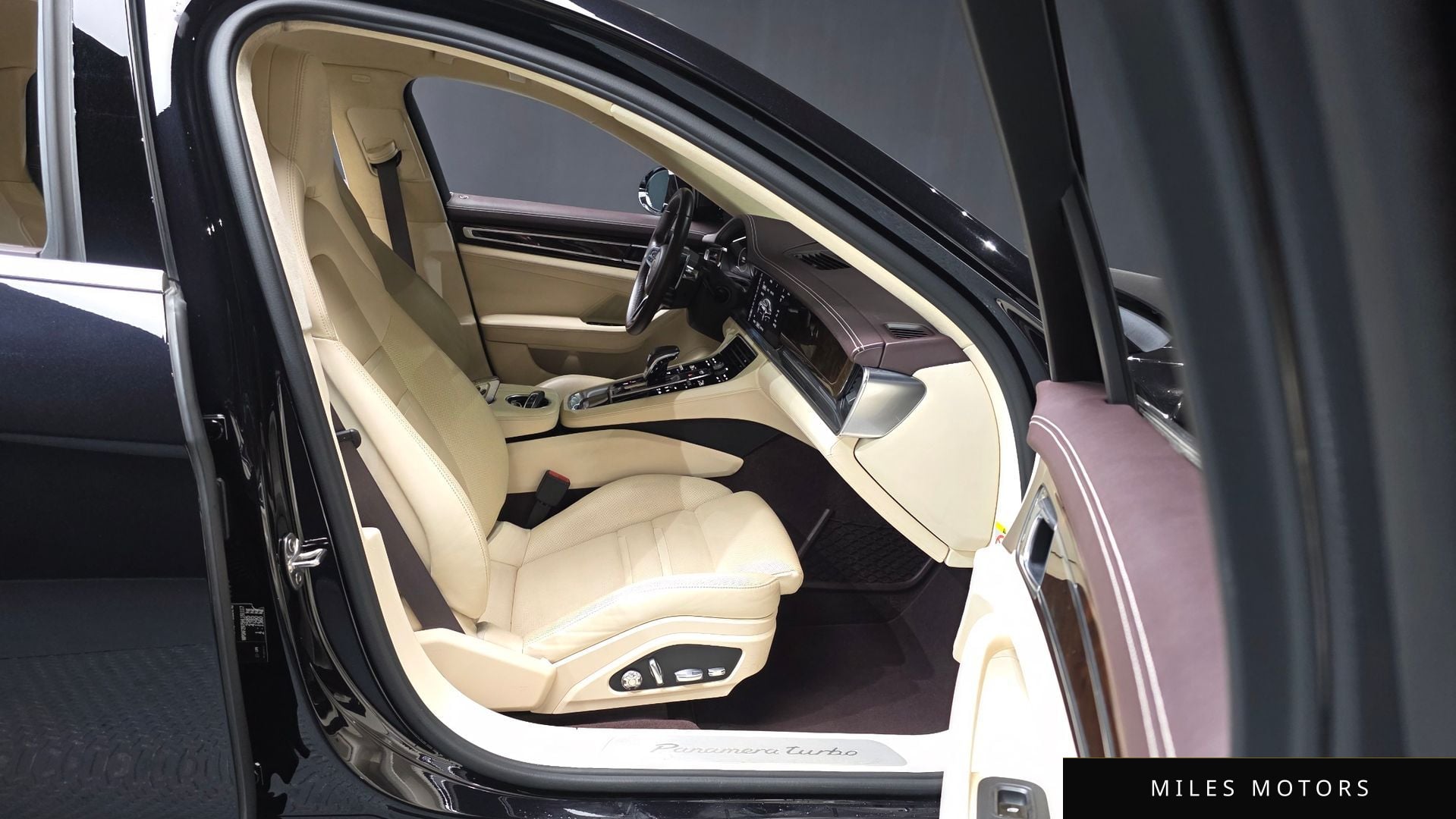 Porsche Panamera 2017 — миниатюра 11