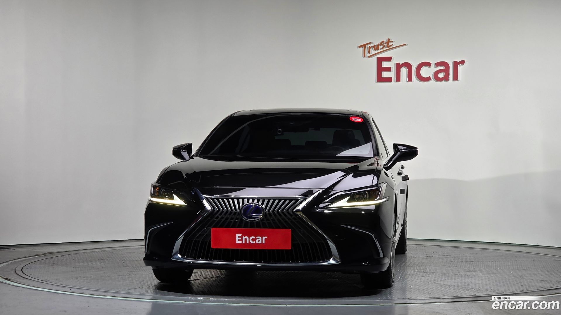 Лексус ES300h 2019 — миниатюра 3