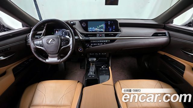 Лексус ES300h 2019 — миниатюра 7
