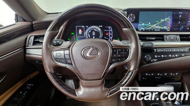 Лексус ES300h 2019 — миниатюра 13